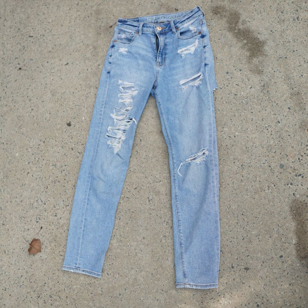 American Eagle Ripped Mom Jeans Size 0 Light Wash High Rise Distressed Denim - Picture 2 of 8